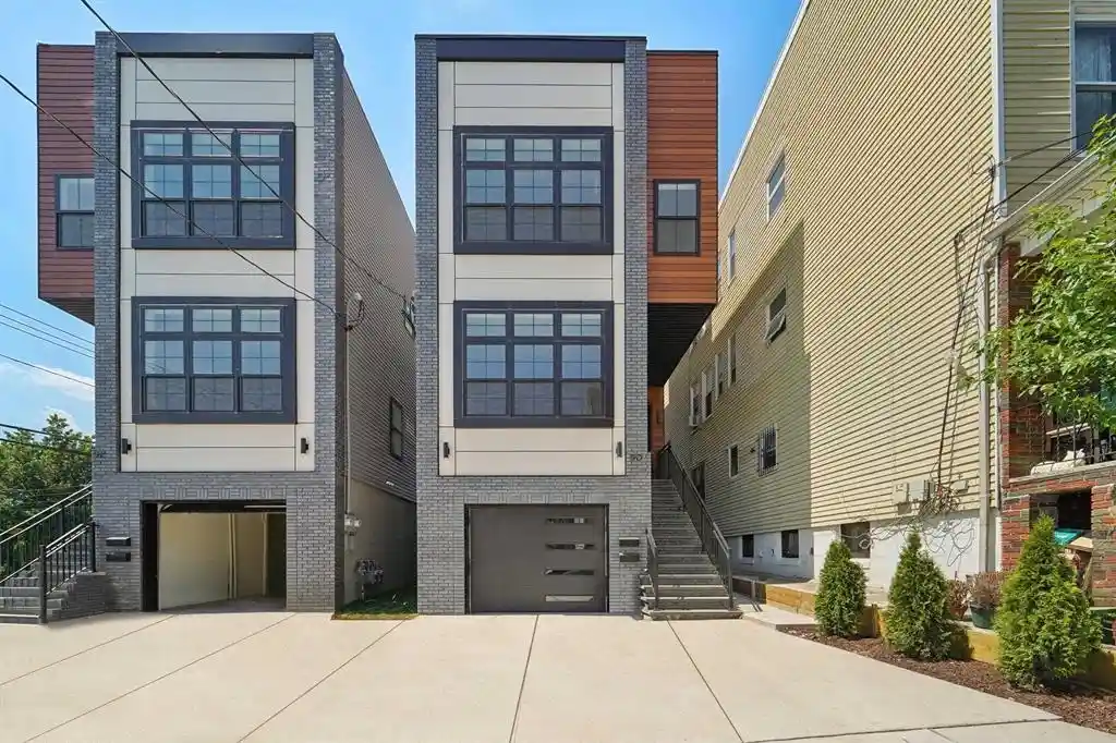 90-east-27th-st-a-bayonne-nj-07002/hzid_0b77ebe1