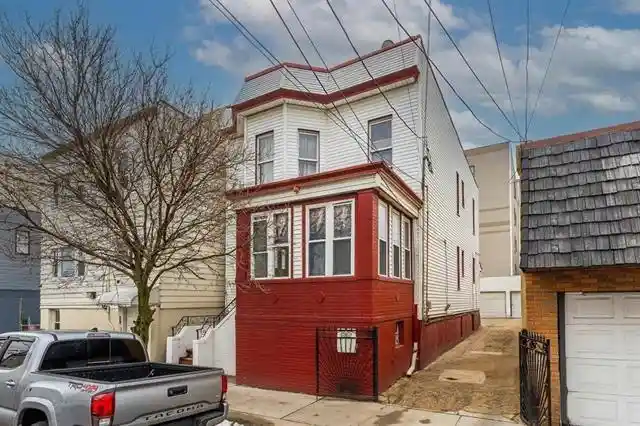 413-51st-street-west-new-york-nj-07093/hzid_e8d283b3