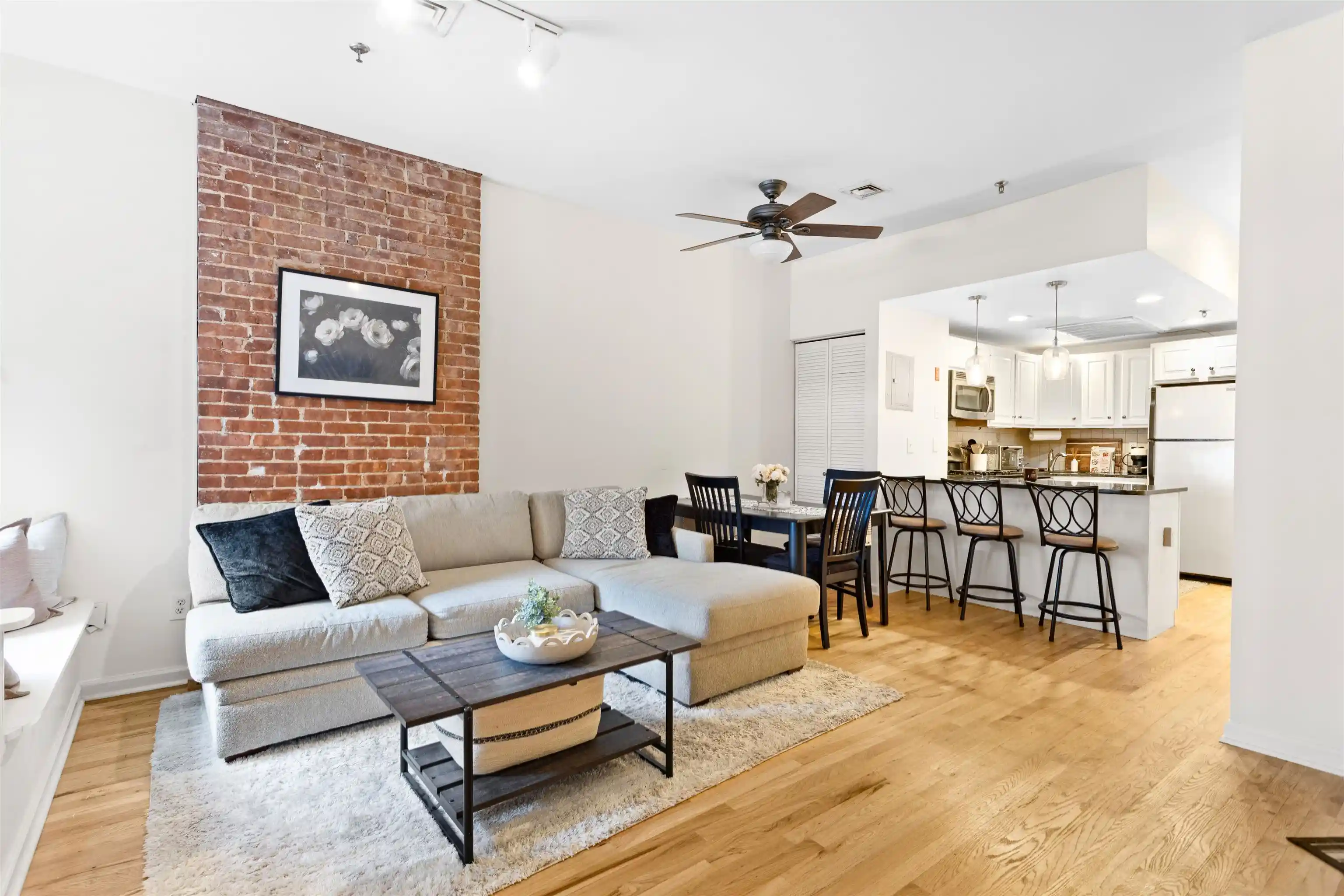 214-park-ave-2r-hoboken-nj-07030/hzid_a3e2405c