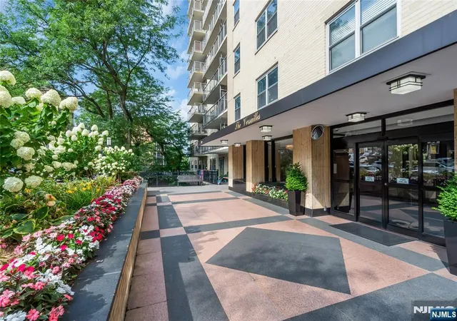 6600-boulevard-east-11e-west-new-york-nj-07093/hzid_4f846e62