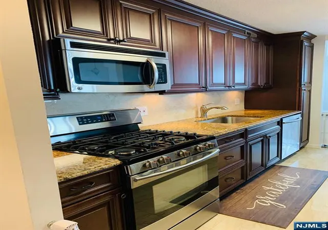 555-north-ave-17s-fort-lee-nj-07024/hzid_e29f2985