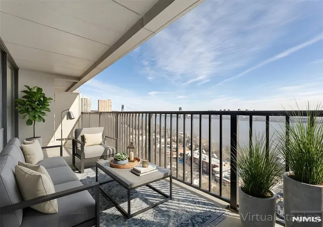 3-horizon-rd-1004-fort-lee-nj-07024/hzid_a65b5906