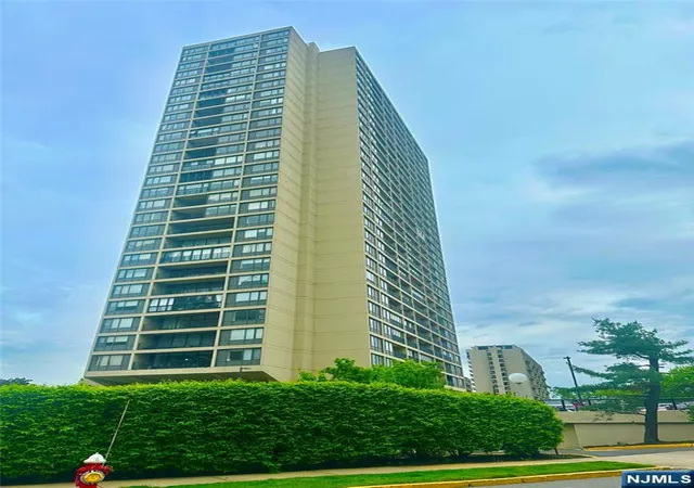 6-horizon-rd-1204-fort-lee-nj-07024/hzid_1a0702e8