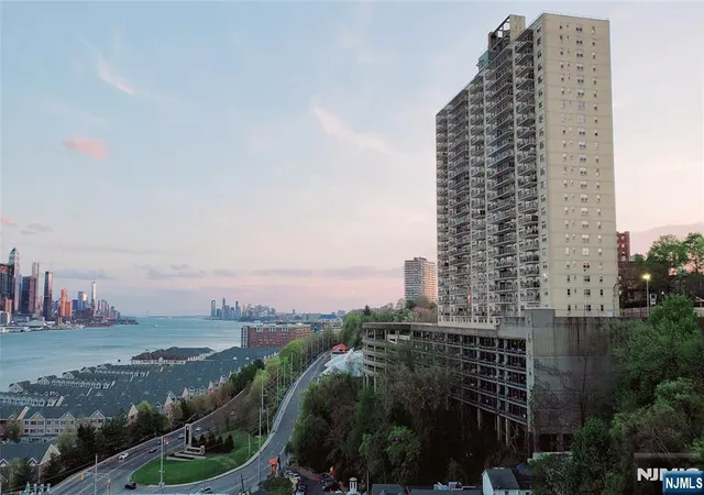 6600-jfk-blvd-e-18k-west-new-york-nj-07093/hzid_5464d884