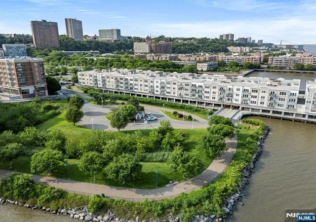 108-the-promenade-108-edgewater-nj-07020/hzid_2e4ea73e