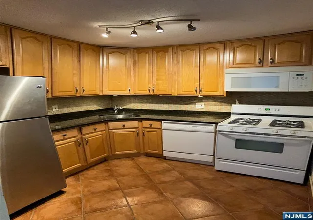 555-north-ave-10c-fort-lee-nj-07024/hzid_322f49ce