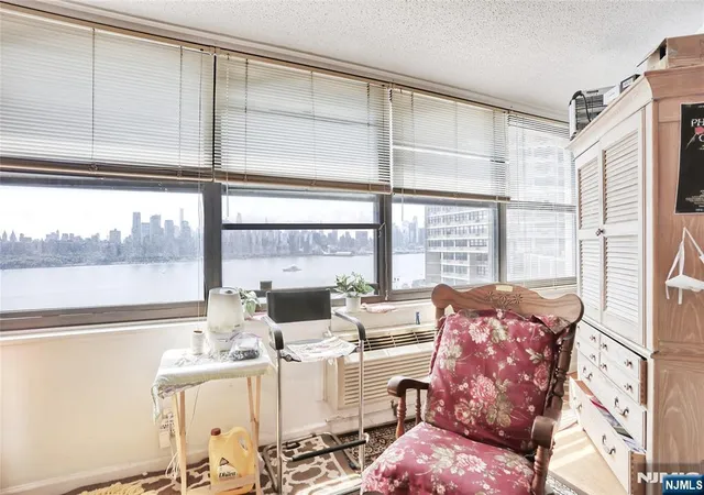 7004-jfk-blvd-e-blvd-20e-guttenberg-nj-07093/hzid_c9c1d2a5