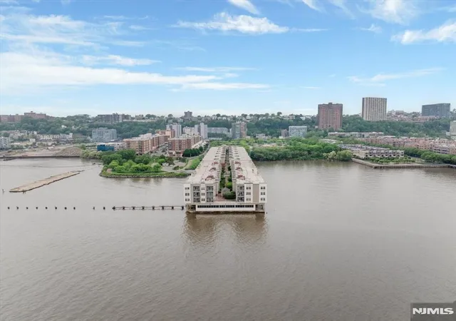 214-the-214-edgewater-nj-07020/hzid_731e3964