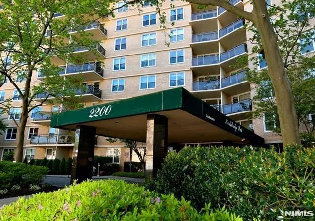 2200-central-rd-15n-fort-lee-nj-07024/hzid_b9cbfd68