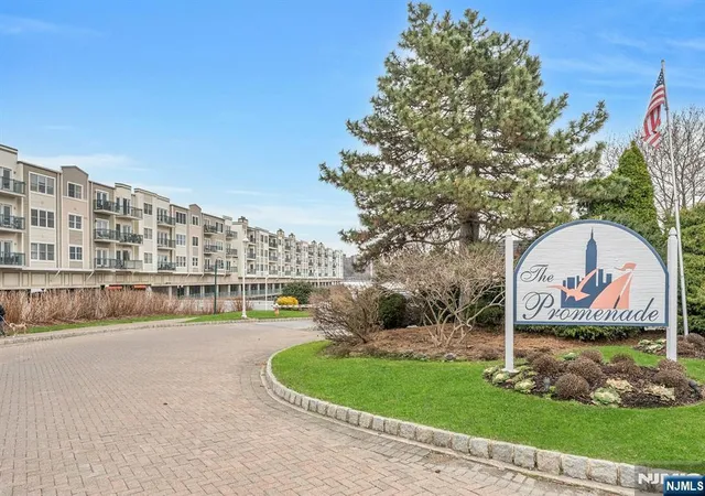 118-the-promenade-edgewater-nj-07020/hzid_344e45a1