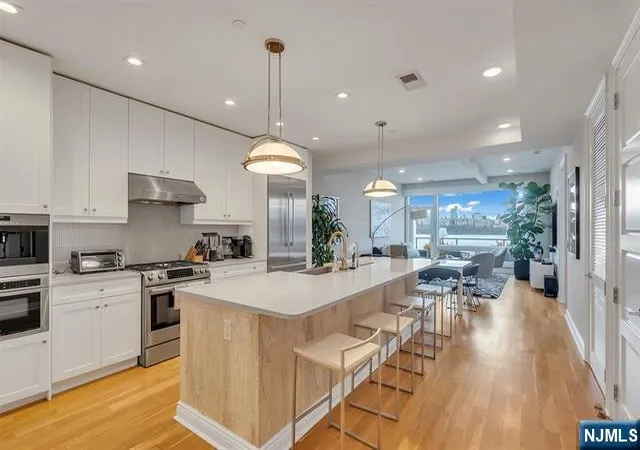 9-somerset-ln-617-edgewater-nj-07020/hzid_949d4636