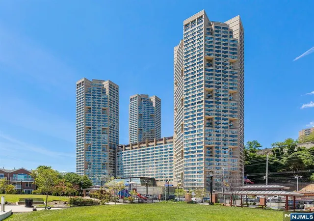 7004-boulevard-e-40g-guttenberg-nj-07093/hzid_12f76553