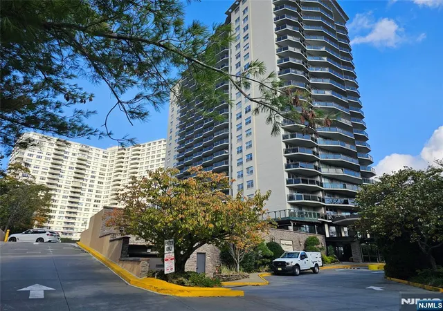 2077-center-ave-17d-fort-lee-nj-07024/hzid_a7fbaa60