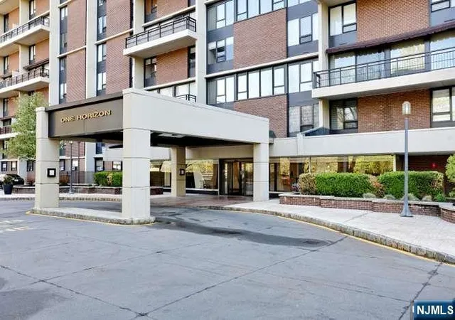 1-horizon-rd-619-fort-lee-nj-07024/hzid_1c16d93d