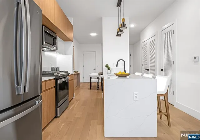 649-38th-st-ph505-union-city-nj-07087/hzid_a9d452e9
