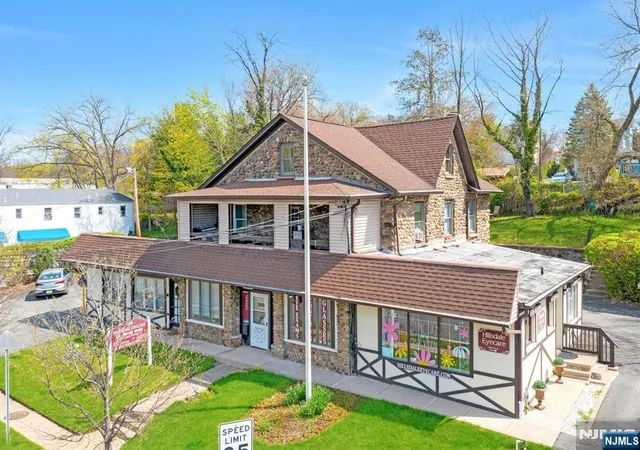 330-broadway-hillsdale-nj-07642/hzid_f0425782