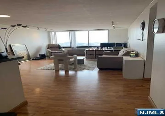 770-anderson-ave-10b-cliffside-park-nj-07010/hzid_3654365a