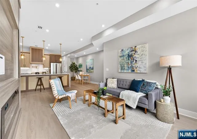 172-griffith-st-jersey-city-nj-07307/hzid_f8ef00fb