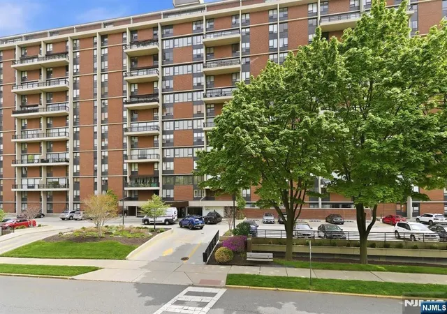 4-horizon-rd-g-10-fort-lee-nj-07024/hzid_ade26245