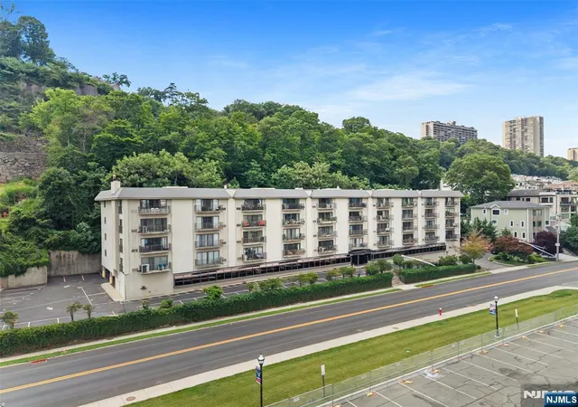 1150-river-rd-4h-edgewater-nj-07020/hzid_3511e6cf