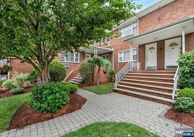 201-oakdene-pl-d1-cliffside-park-nj-07010/hzid_f9c743b1