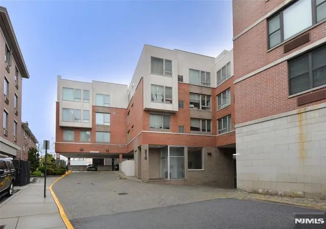 310-cliff-ln-3f-cliffside-park-nj-07010/hzid_eb19b49f