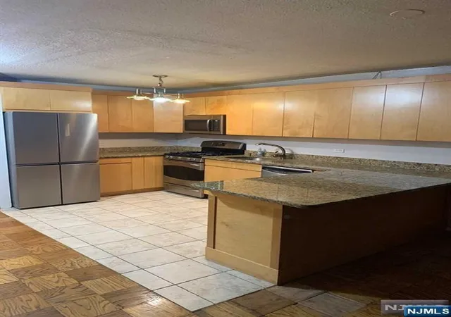 7004-boulevard-east-27b-guttenberg-nj-07093/hzid_5cf69c8a