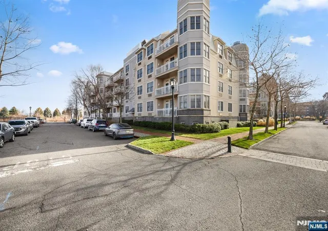 15-enterprise-ct-105-jersey-city-nj-07305/hzid_9f8e4d4a