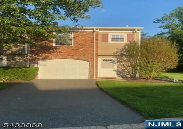 33-dena-dr-30-wanaque-nj-07465/hzid_eac14b42
