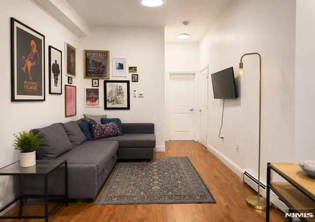 76-hutton-st-3-jersey-city-nj-07307/hzid_6f4f6bd5