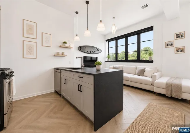 142-charles-st-403-jersey-city-nj-07307/hzid_47deb03e