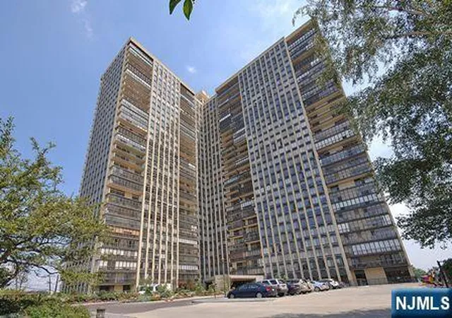 300-winston-dr-1918-cliffside-park-nj-07010/hzid_5bc797b2