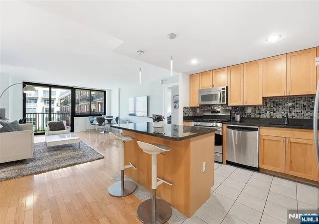 700-grove-st-11a-jersey-city-nj-07310/hzid_c0061628