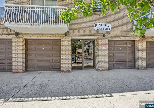 272-276-walnut-6d-newark-nj-07105/hzid_ef6bd832
