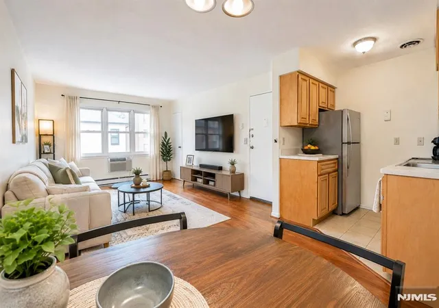 412-68th-st-17-guttenberg-nj-07093/hzid_2bf29a44