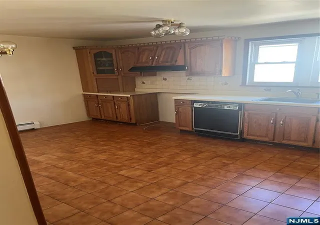 195-walnut-st-newark-nj-07105/hzid_4c16f02f
