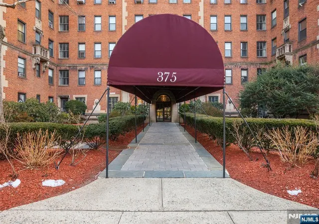363-377-mount-prospect-2aw-newark-nj-07104/hzid_dc98411c
