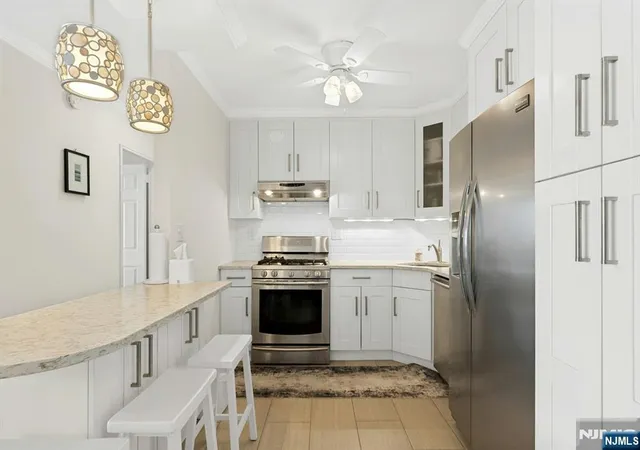 2000-linwood-ave-17x-fort-lee-nj-07024/hzid_cd3b5756