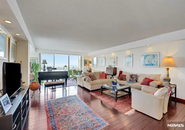1530-palisade-ave-10f-fort-lee-nj-07024/hzid_2bbf871c