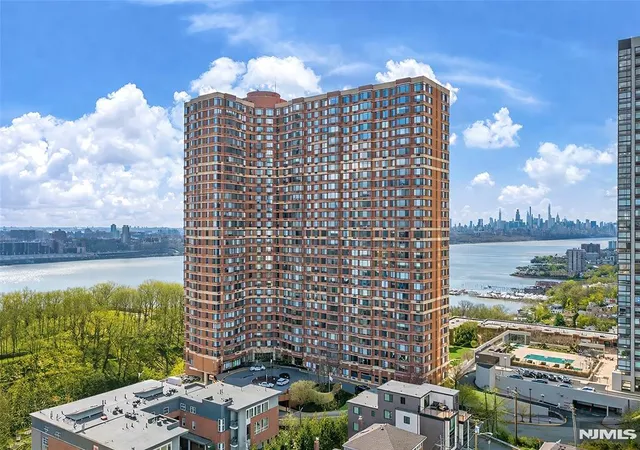 100-old-palisade-rd-1801-fort-lee-nj-07024/hzid_3fa77a3d