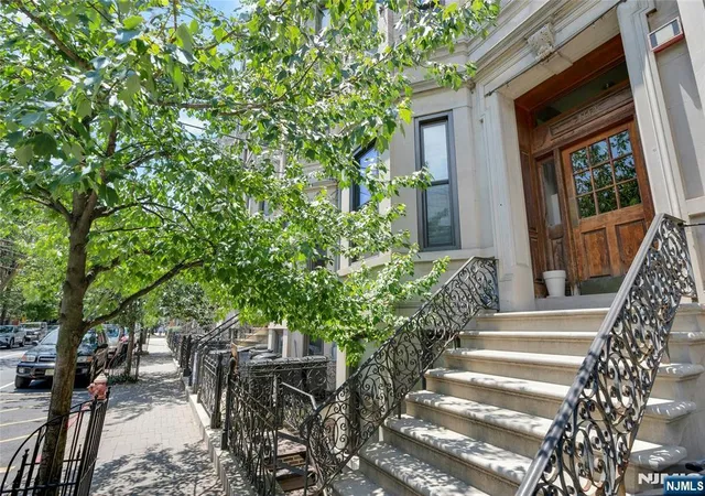 1112-park-ave-2l-hoboken-nj-07030/hzid_d110e7ad