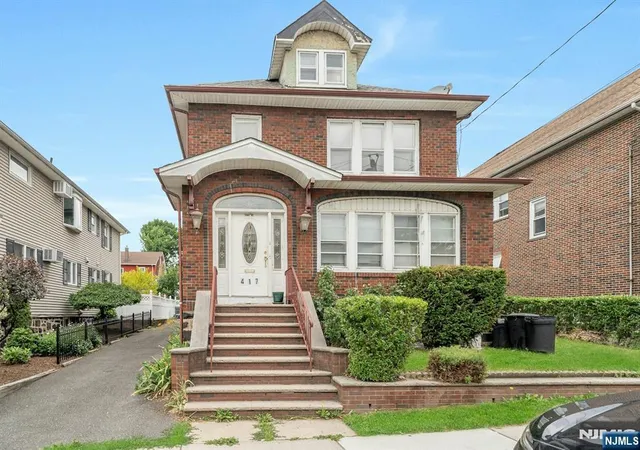 417-oakdene-ave-cliffside-park-nj-07010/hzid_cd005272