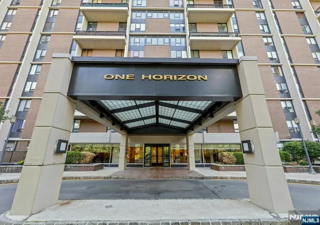1-horizon-rd-632-fort-lee-nj-07024/hzid_7a04ee6b