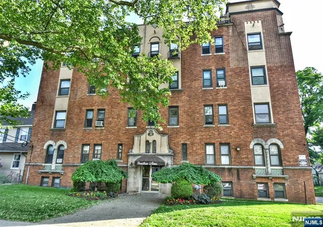 303-hamilton-pl-a4-hackensack-nj-07601/hzid_2bcab54f