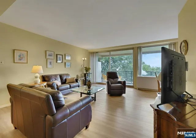 1-horizon-rd-408-fort-lee-nj-07024/hzid_18318791