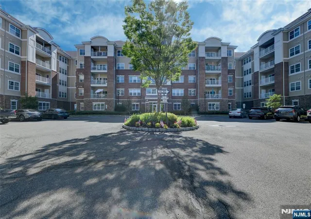 1113-warren-113-wanaque-nj-07465/hzid_fbad4e09