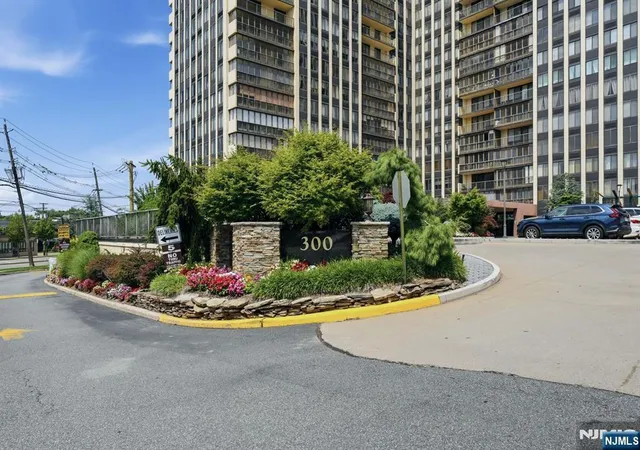 300-winston-dr-c0518-cliffside-park-nj-07010/hzid_9e80b5f3