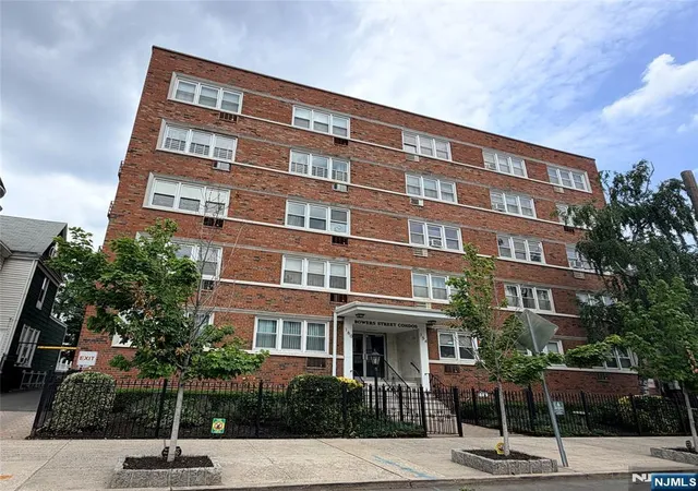 154-bowers-st-2d-jersey-city-nj-07307/hzid_97466815