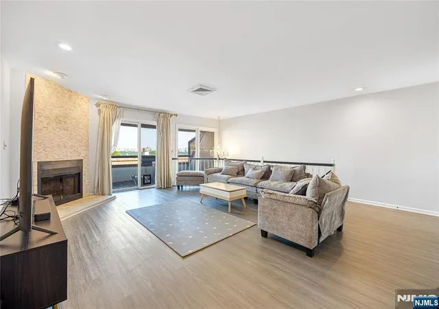 300-gorge-rd-8-cliffside-park-nj-07010/hzid_7446524f