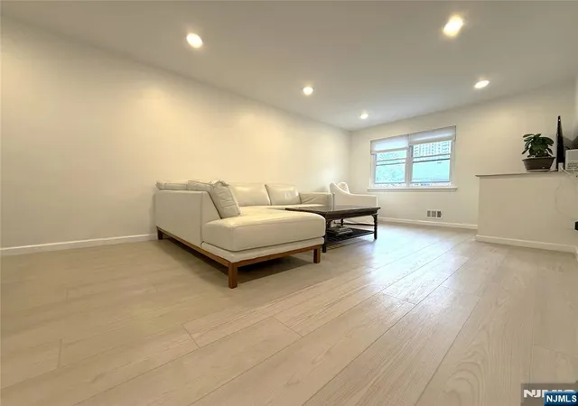 234-columbia-ave-11-fort-lee-nj-07024/hzid_05ea5747